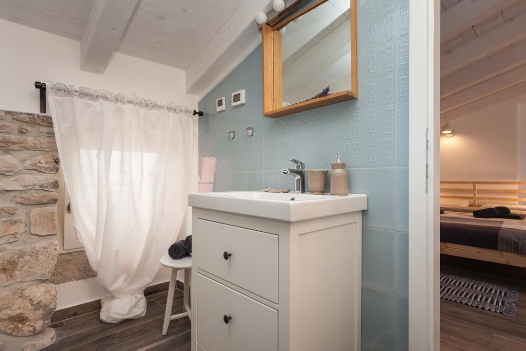 Apartments And Rooms Hey Ровинь Экстерьер фото
