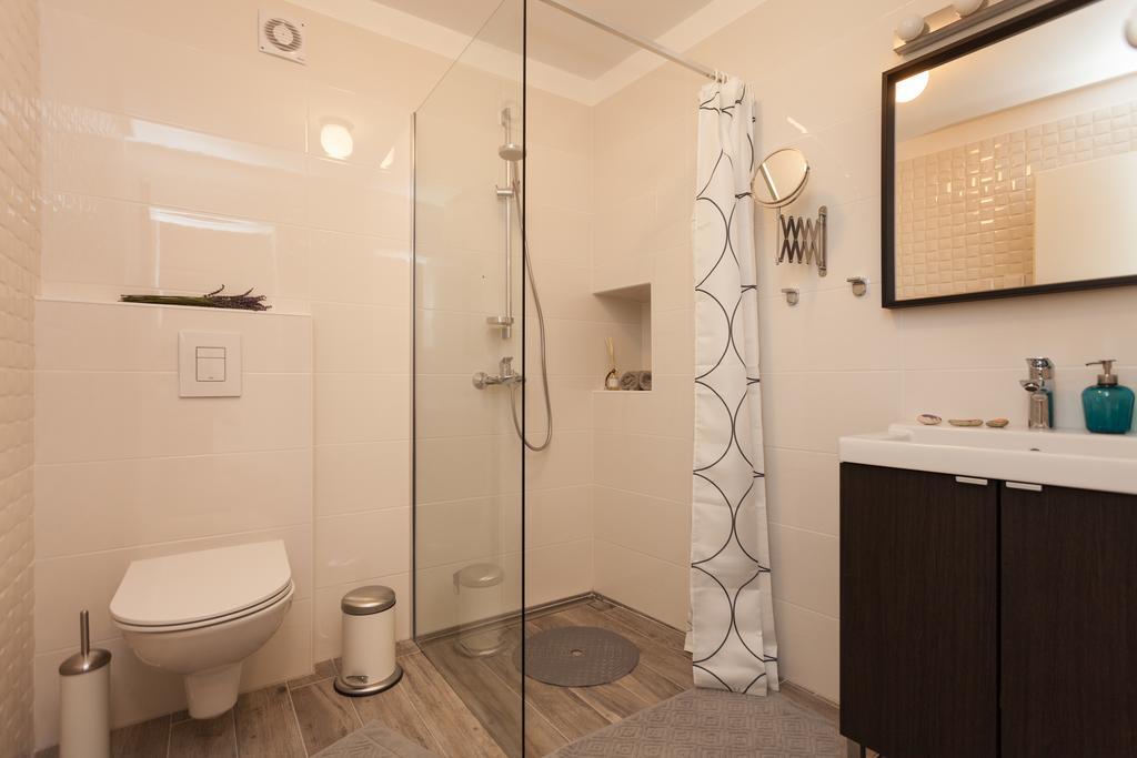 Apartments And Rooms Hey Ровинь Экстерьер фото