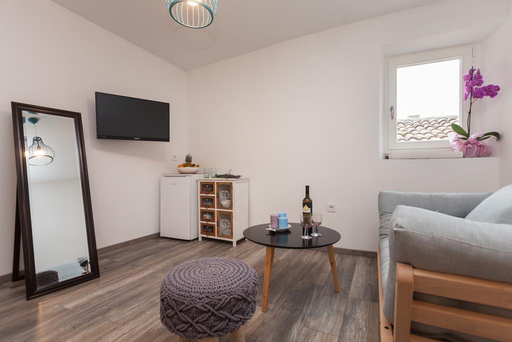 Apartments And Rooms Hey Ровинь Экстерьер фото