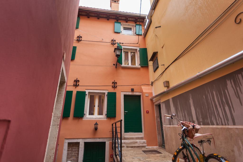 Apartments And Rooms Hey Ровинь Экстерьер фото