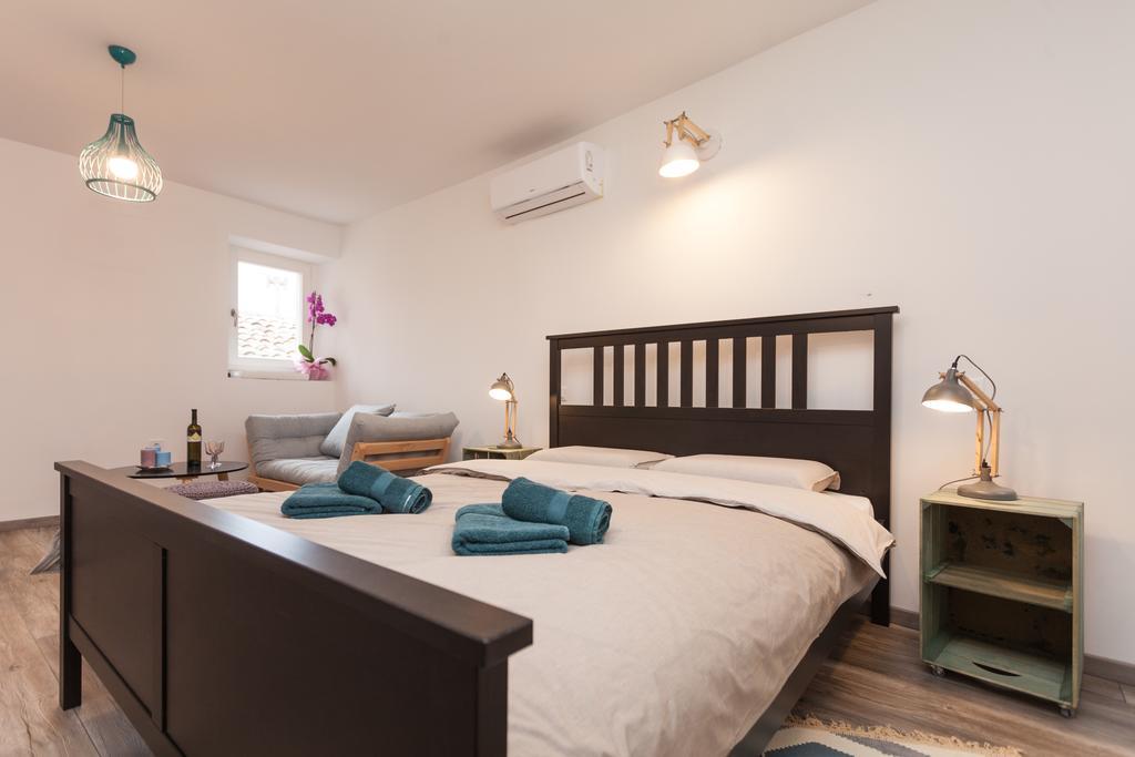 Apartments And Rooms Hey Ровинь Экстерьер фото