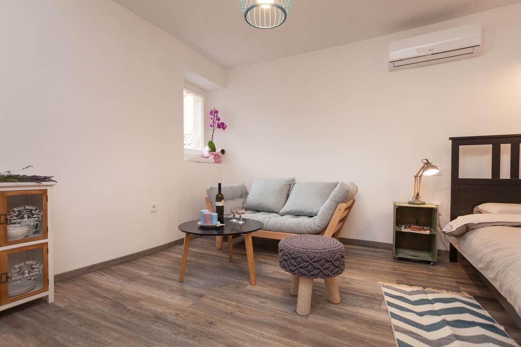 Apartments And Rooms Hey Ровинь Экстерьер фото