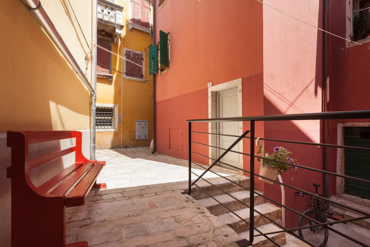 Apartments And Rooms Hey Ровинь Экстерьер фото